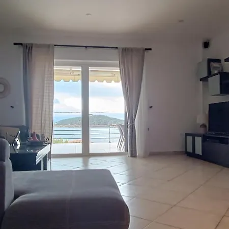 Sea & Mountain View Holiday home